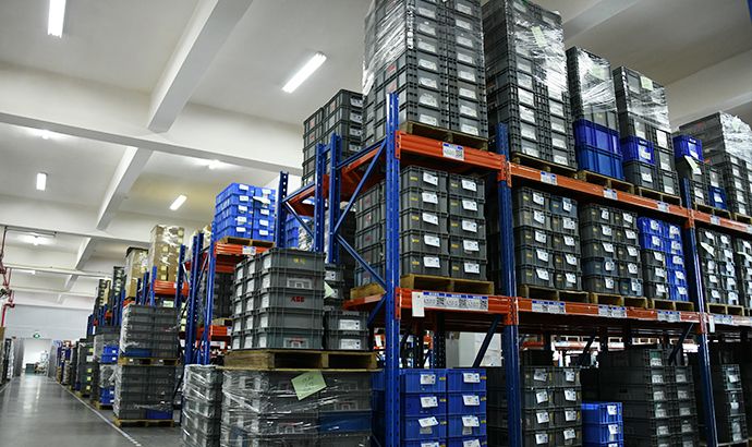 Großes Lagerkraftwerk