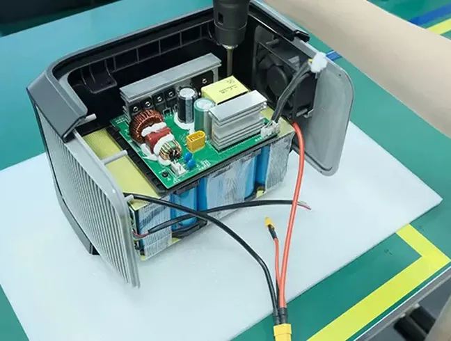 Montage tragbarer Stromstationen
